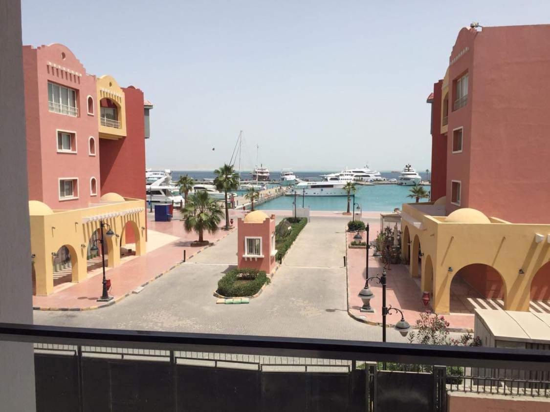 Marina *